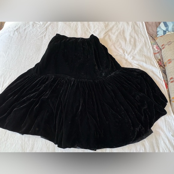 CP Shades Velvet Tiered Maxi Skirt - Picture 10 of 16